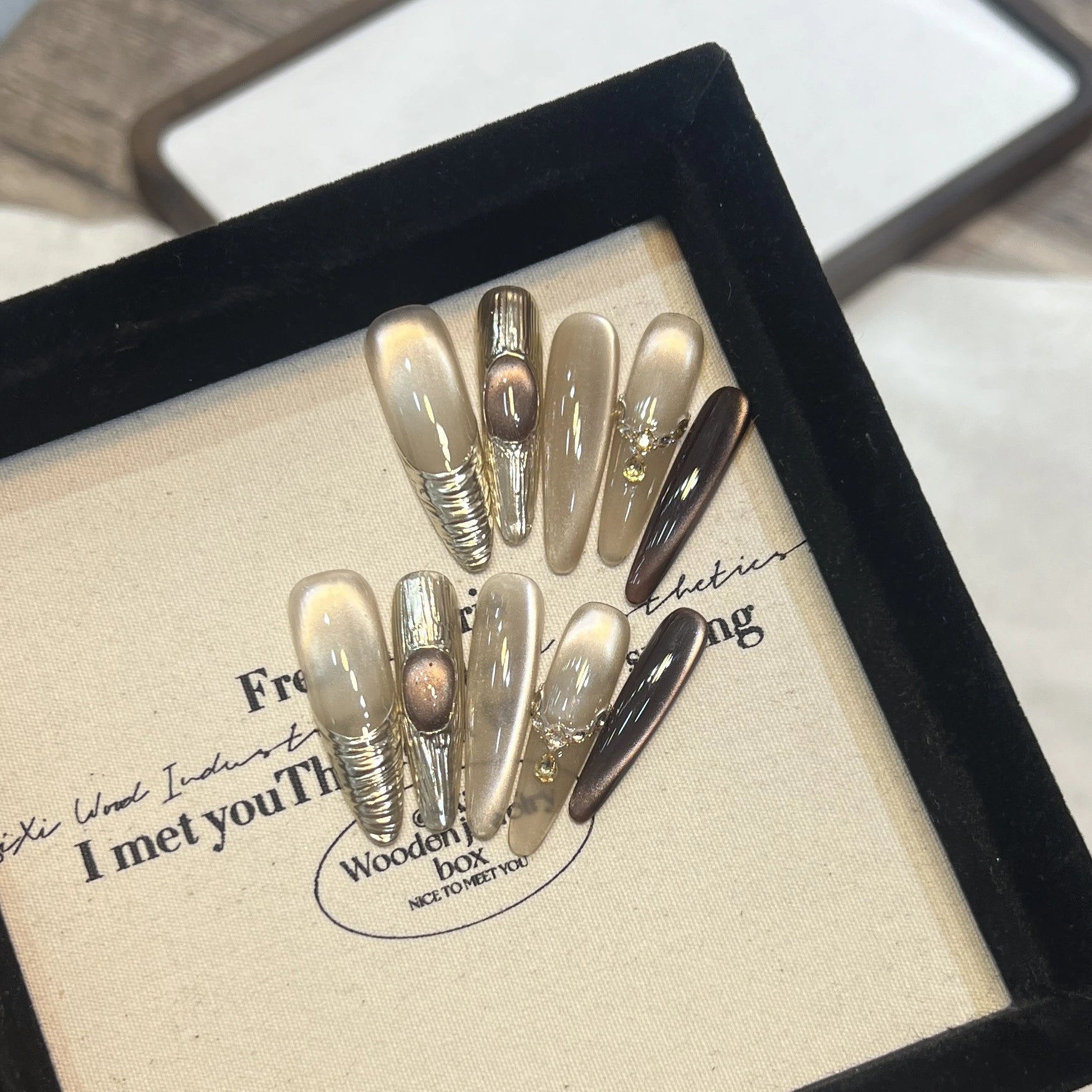 Liquid Gold Dus Press-On Nails