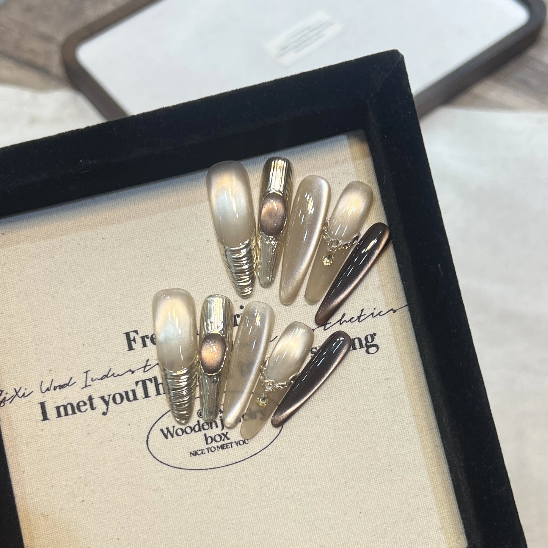 Liquid Gold Dus Press-On Nails