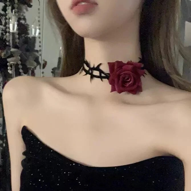 Soft Bloom Pearl Chain