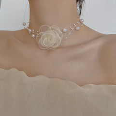 Soft Bloom Pearl Chain