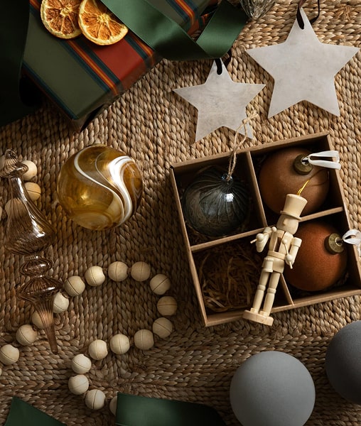 cute earrings measuring gauge and length on ear