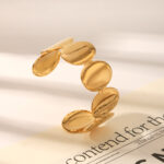 Elliptical smooth surface bracelet