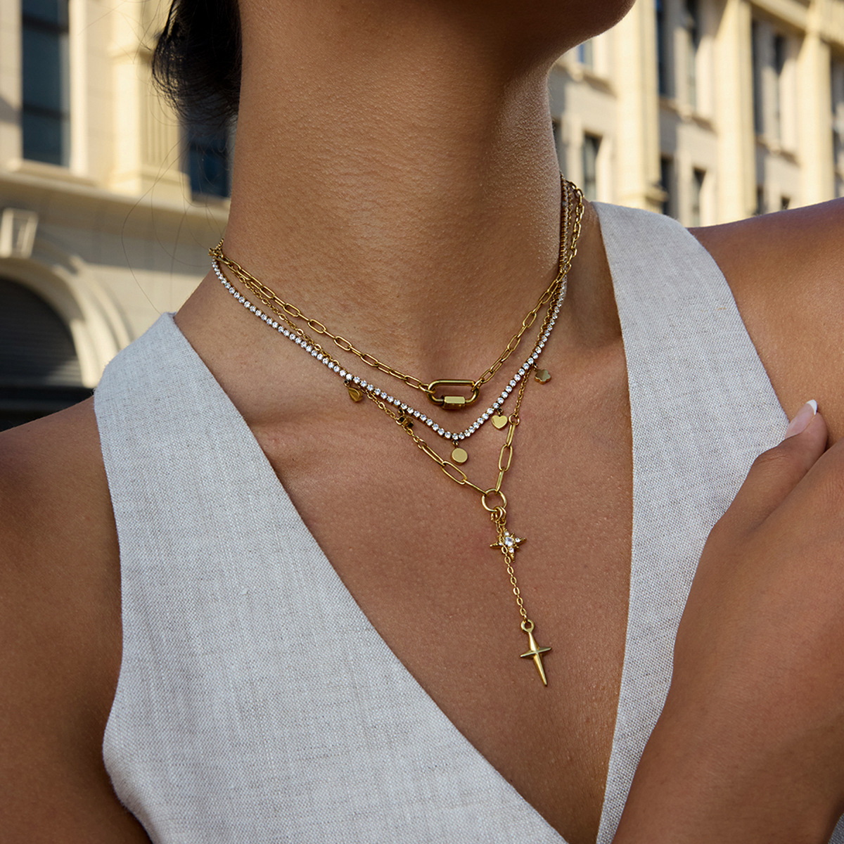 P_002 Four pointed star pendant - Image 1