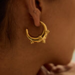 C-shaped moon earrings