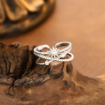 Lisa Gold Sunflower delicate Ring - Image 3