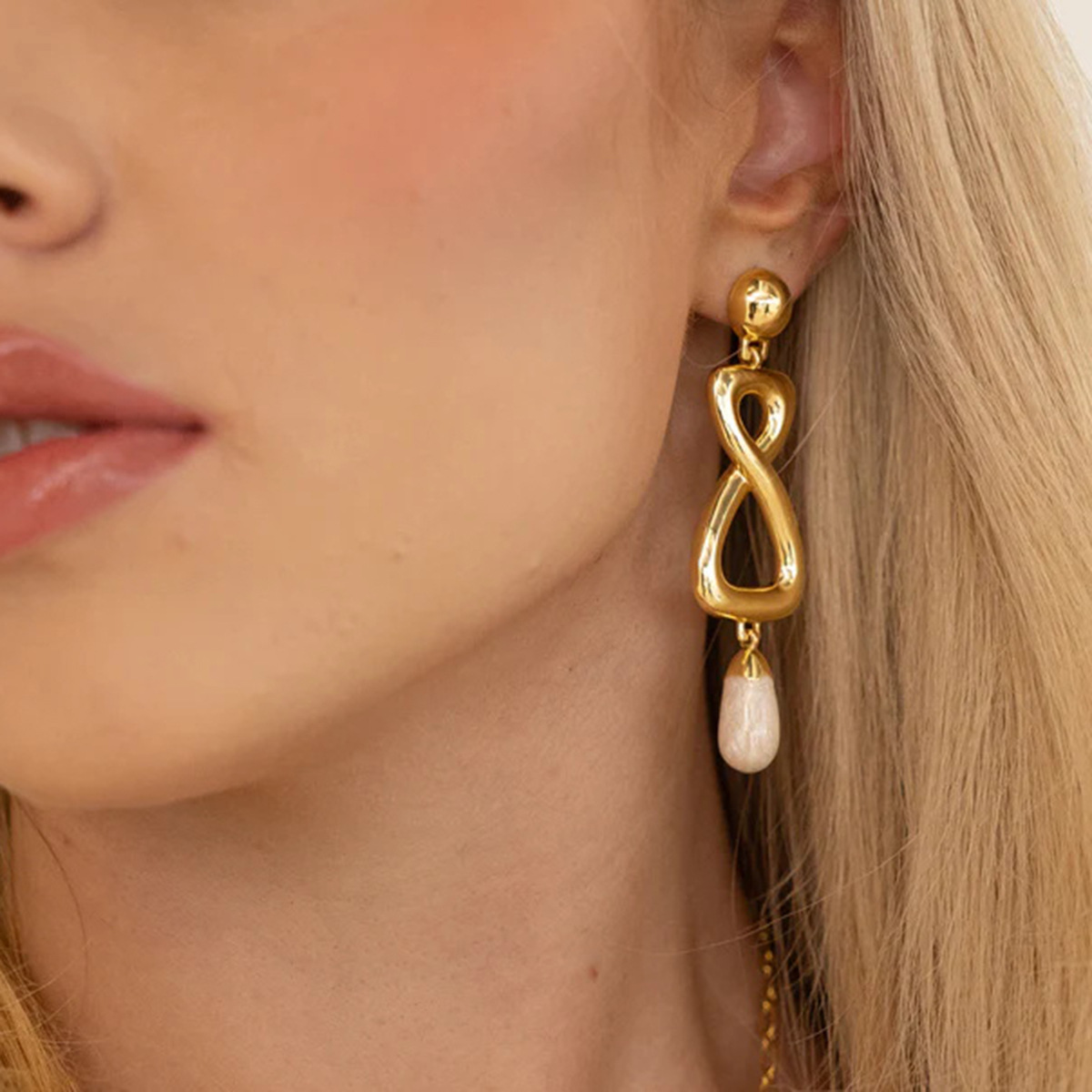 主图-01 High end earrings - Image 1