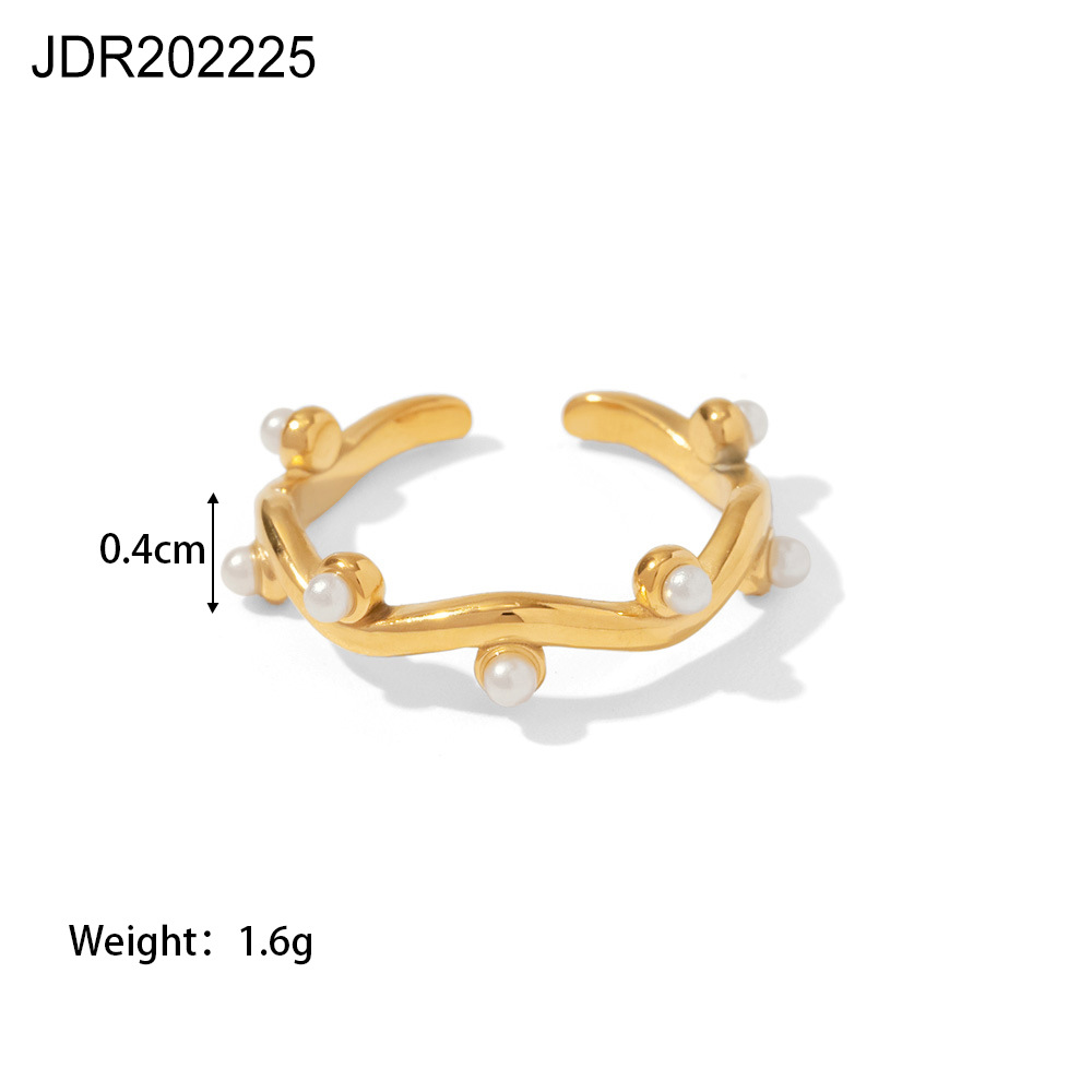 loupe inspection of choker necklace hallmark